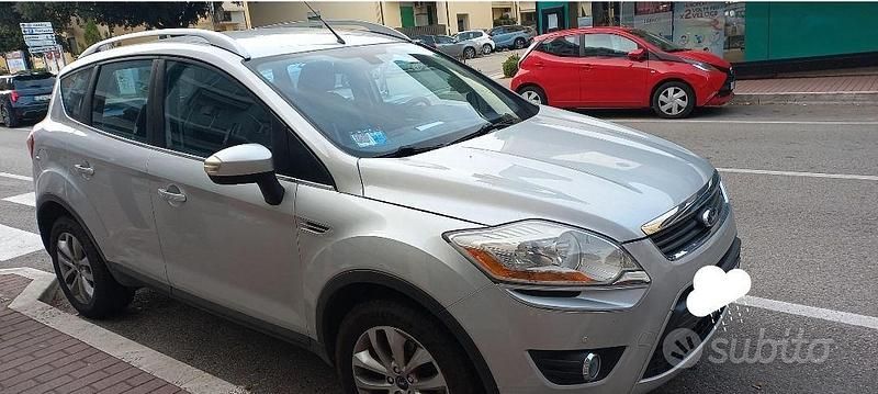 Usata Ford Kuga Titanium 136 CV (100 kW) 2010 Grigio SUV