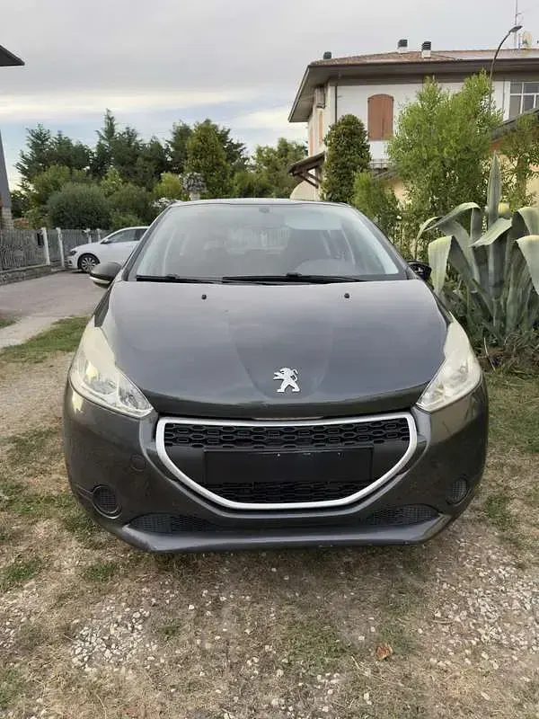 Usata Peugeot 208 Access 82 CV (60 kW) 2014 Utilitaria