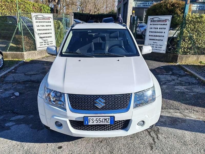 Usata Suzuki Grand Vitara 106 CV (77 kW) 2011 Bianco SUV