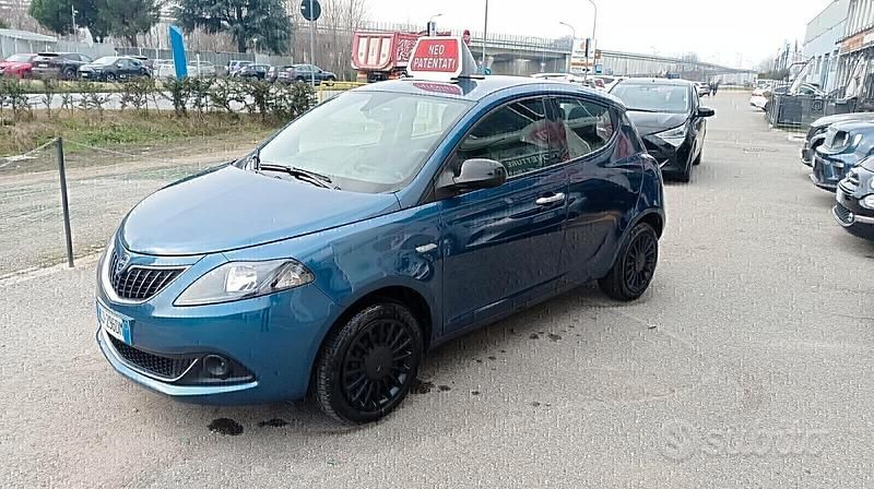 Usata Lancia Ypsilon S 69 CV (50 kW) 2022 Blu/azzurro Utilitaria