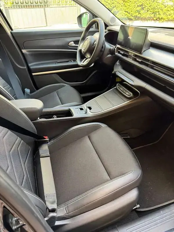 Usata Jeep Avenger 101 CV (74 kW) 2025 Nero SUV