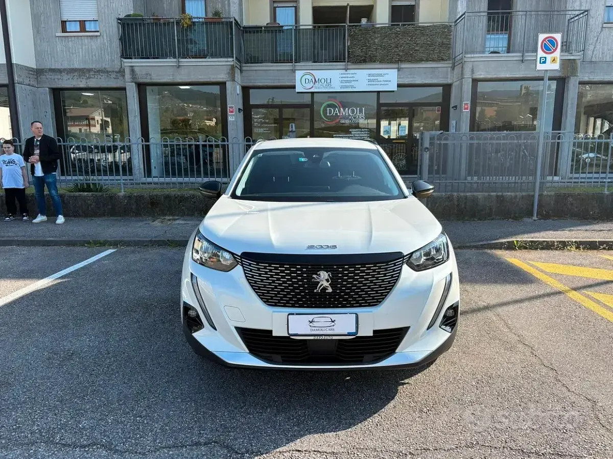 Usata Peugeot 2008 GT-line 131 CV (96 kW) 2022 Bianco SUV