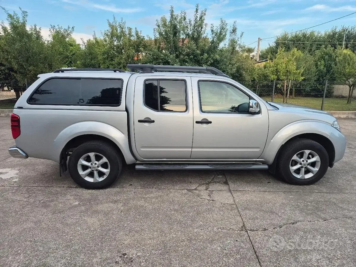 Usata Nissan Navara 190 CV (139 kW) 2010 Grigio Pick-up