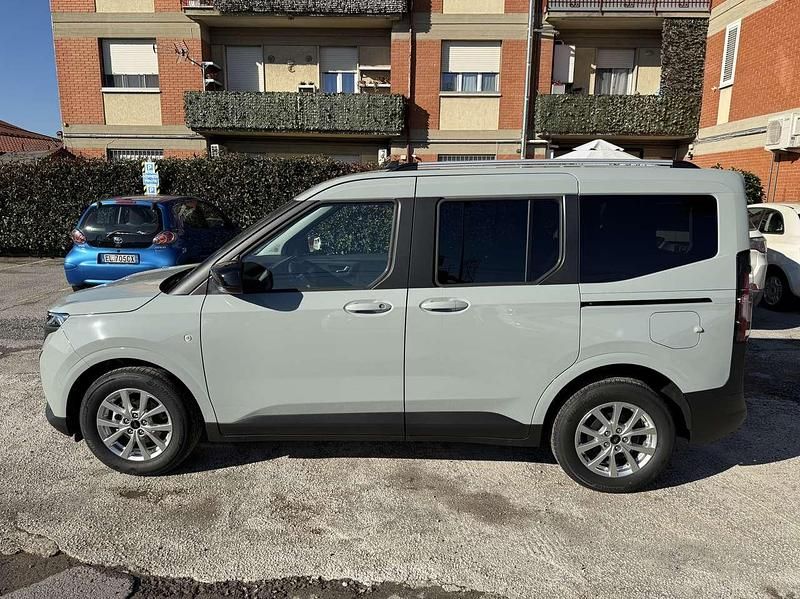Nuova Ford Tourneo Titanium 125 CV (91 kW) 2025 Cactus grey Furgone