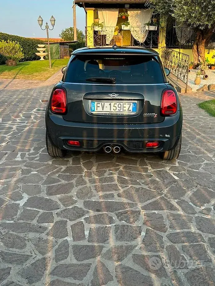 Usata Mini Cooper S 192 CV (141 kW) 2019 Grigio Utilitaria