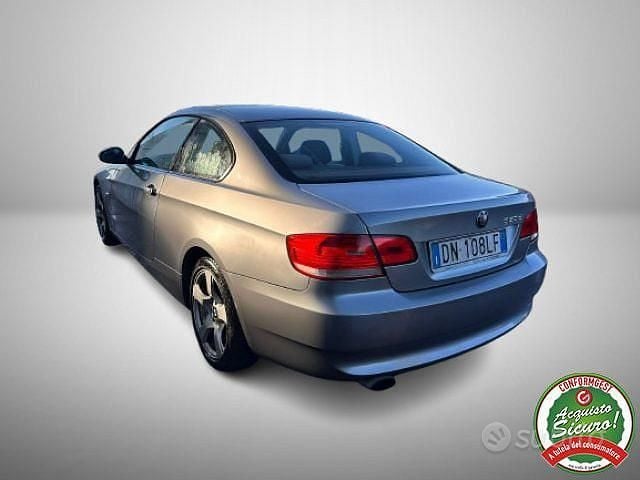 Usata BMW 320 177 CV (130 kW) 2008 Grigio scuro Coupé