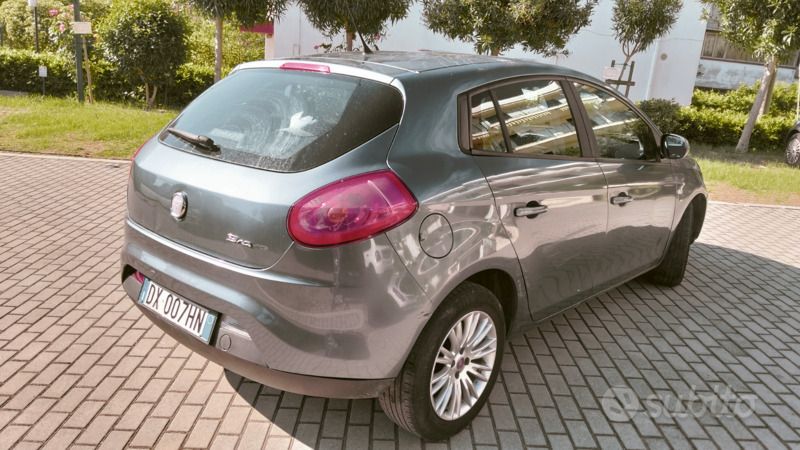 Blu Usata 2009 Fiat Bravo Due volumi | 2000 € (Buon prezzo) - Immagine 1/4