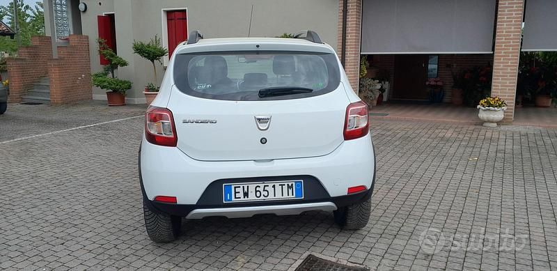Usata Dacia Sandero Stepway 90 CV (66 kW) 2014 Bianco Berlina