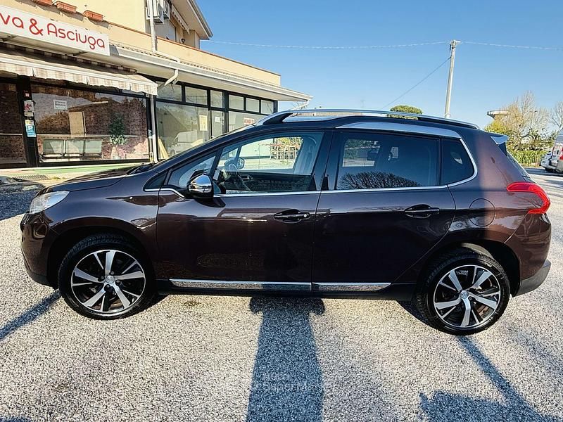 Usata Peugeot 2008 Allure 115 CV (84 kW) 2013 Marrone SUV