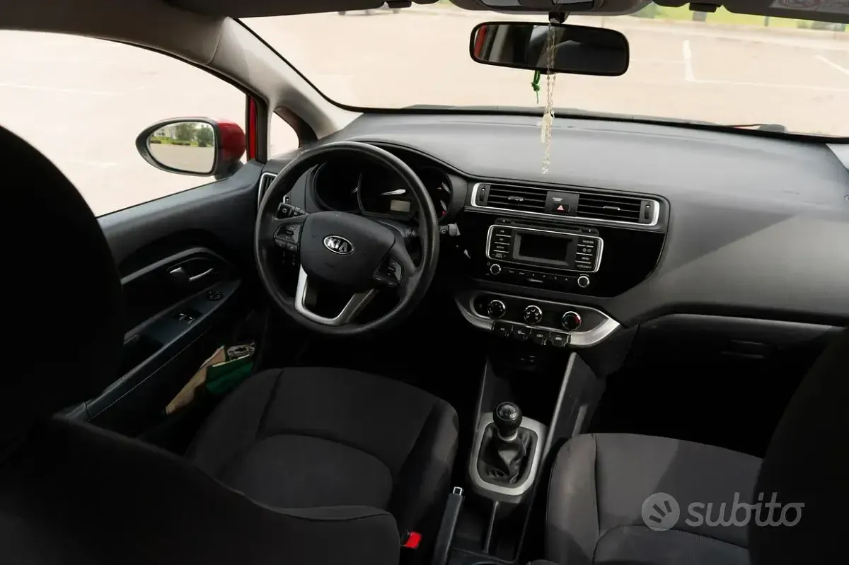 Usata Kia Rio City 85 CV (62 kW) 2016 Rosso Utilitaria