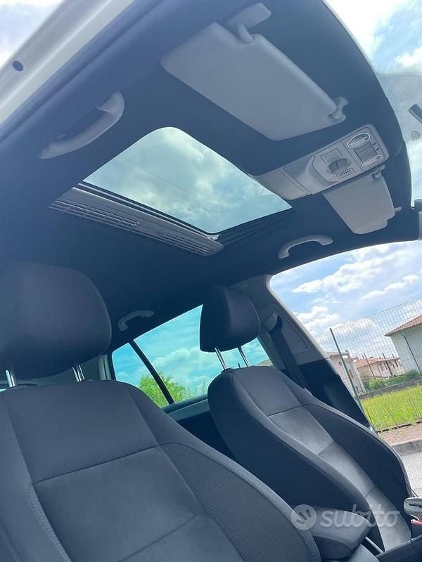 Usata VW Golf VI 160 CV (117 kW) 2010 Bianco Utilitaria