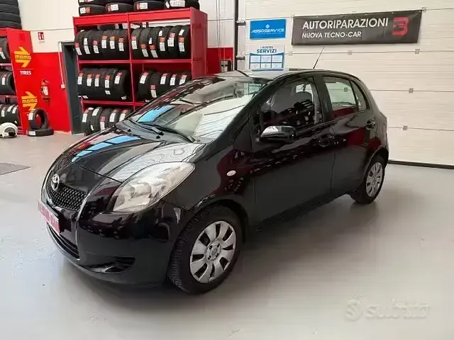 Usata Toyota Yaris 69 CV (50 kW) 2006 Nero Berlina