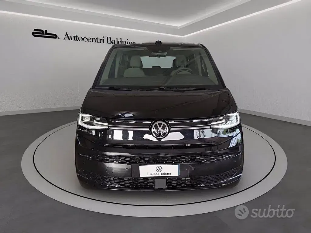 Usata VW Multivan Style 150 CV (110 kW) 2023 Nero perla Monovolume