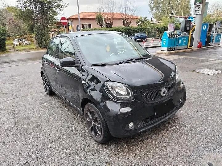 Usata Smart ForFour 71 CV (52 kW) 2018 Nero Utilitaria