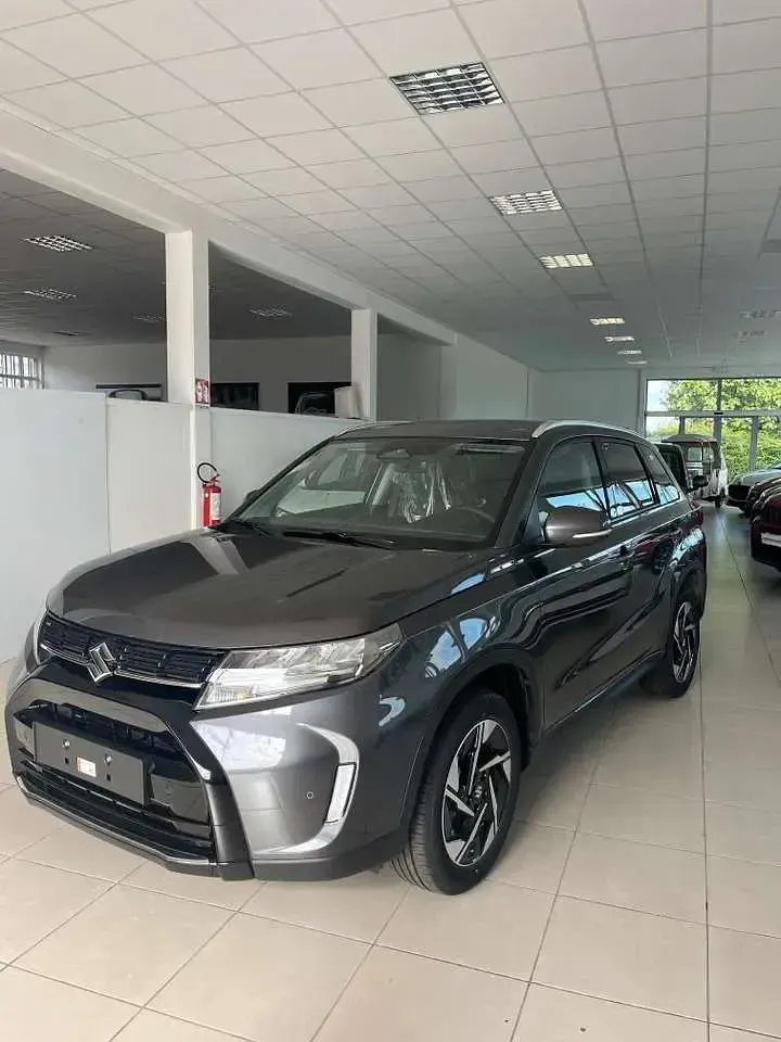 Nuova Suzuki Vitara 129 CV (94 kW) 2025 Grigio SUV