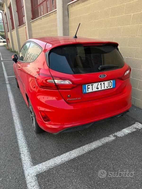 Usata Ford Fiesta ST-Line 100 CV (73 kW) 2018 Rosso Utilitaria