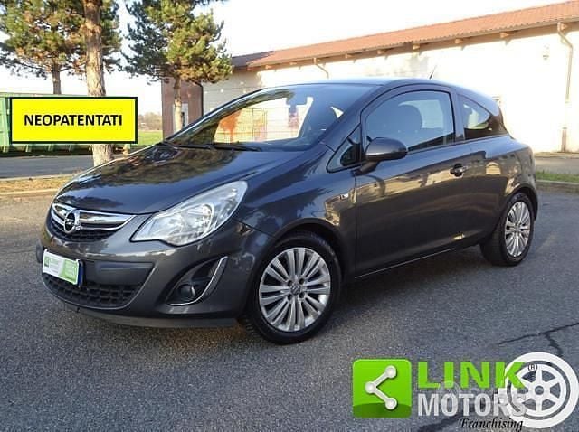 Usata Opel Corsa 86 CV (63 kW) 2011 Grigio Utilitaria