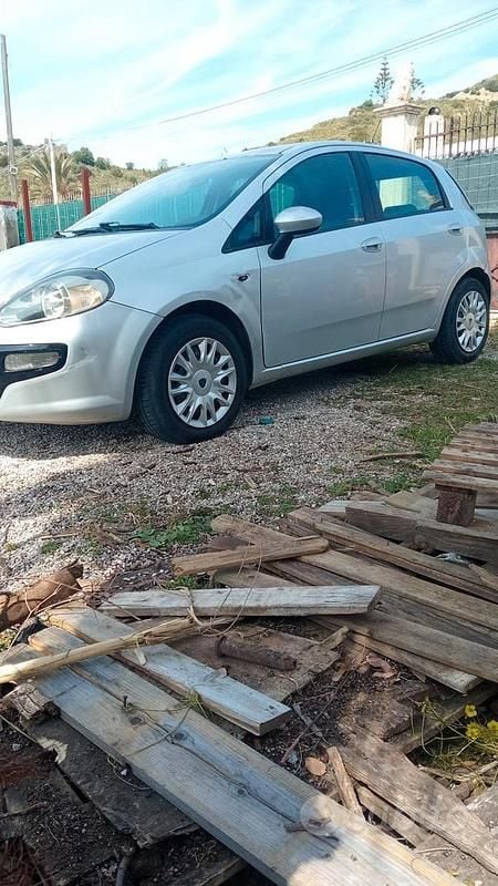 Usata Fiat Grande Punto 75 CV (55 kW) 2010 Grigio Utilitaria