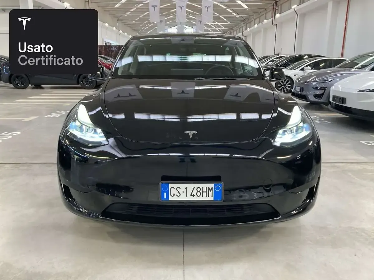 Usata Tesla Model Y RWD 203 kW (277 CV) 2024 Solid black SUV
