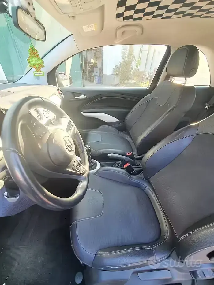 Usata Opel Adam 69 CV (50 kW) 2012 Nero Utilitaria