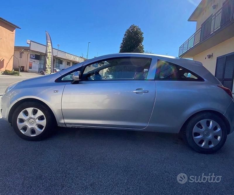 Usata Opel Corsa Enjoy 59 CV (43 kW) 2009 Grigio Berlina