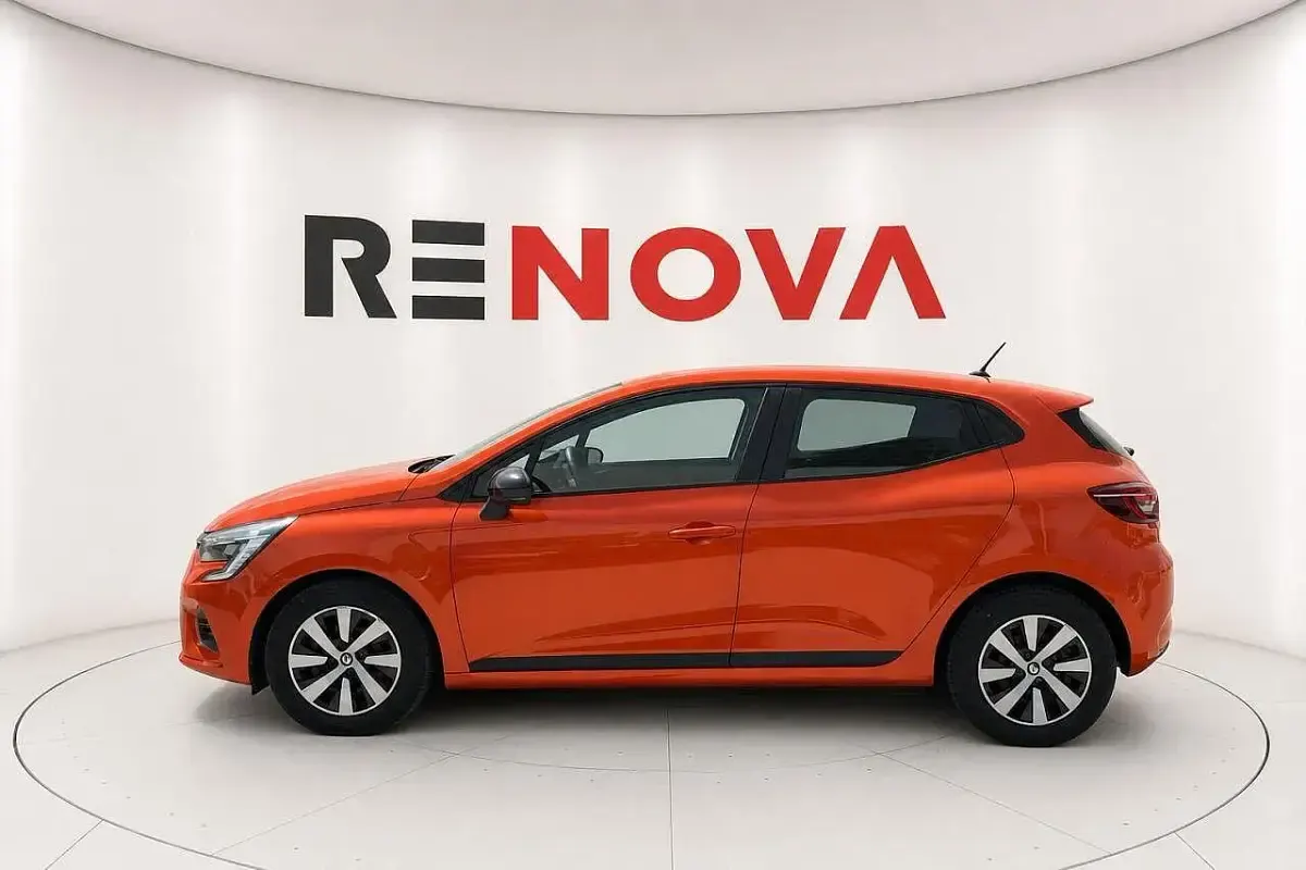 Usata Renault Clio Equilibre 101 CV (74 kW) 2023 Arancione Utilitaria