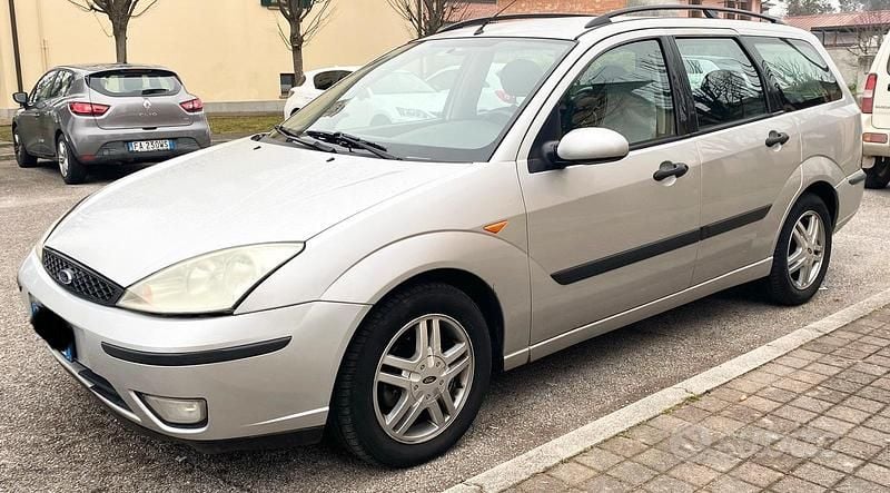 Usata Ford Focus 2004 Grigio Station wagon