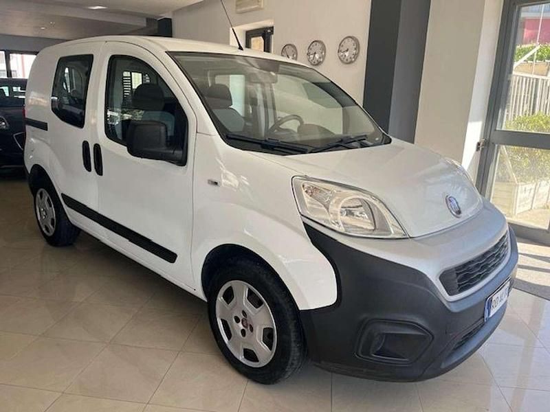 Usata Fiat Qubo Easy 95 CV (69 kW) 2019 Bianco Monovolume