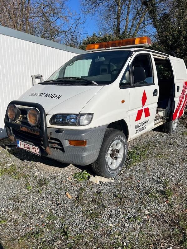 Usata Mitsubishi Space Gear 100 CV (73 kW) 2001 Bianco Monovolume