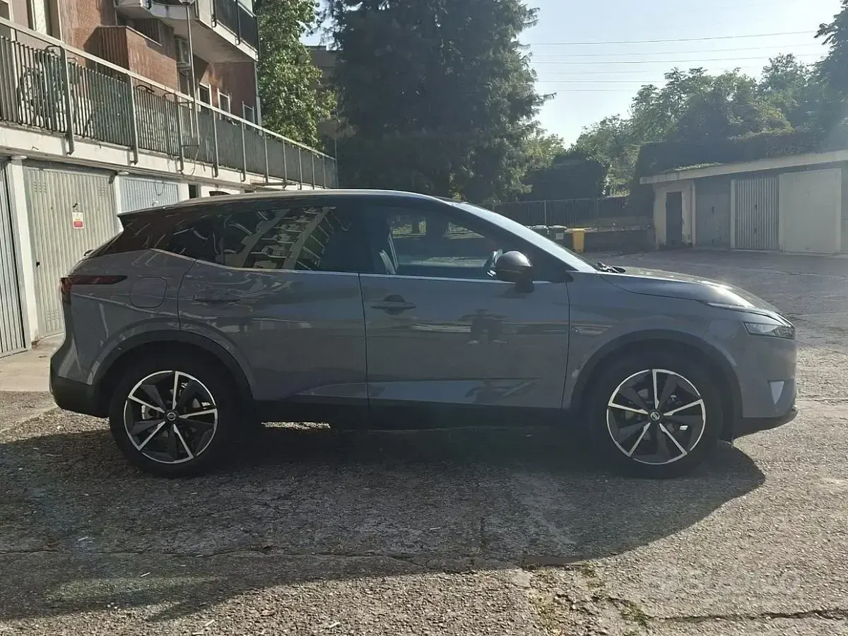 Usata Nissan Qashqai N-Connecta 140 CV (102 kW) 2022 Grigio SUV