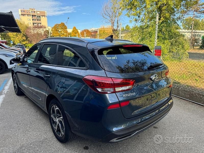 Usata Hyundai i30 N Line 120 CV (88 kW) 2023 Grigio metallizzato Station wagon