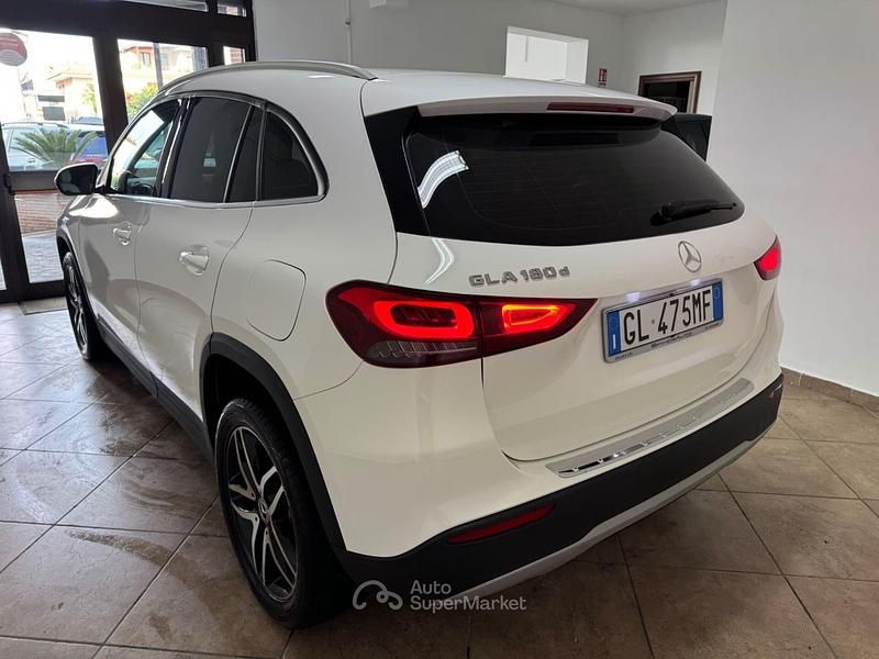 Usata Mercedes GLA180 116 CV (85 kW) 2022 Bianco SUV