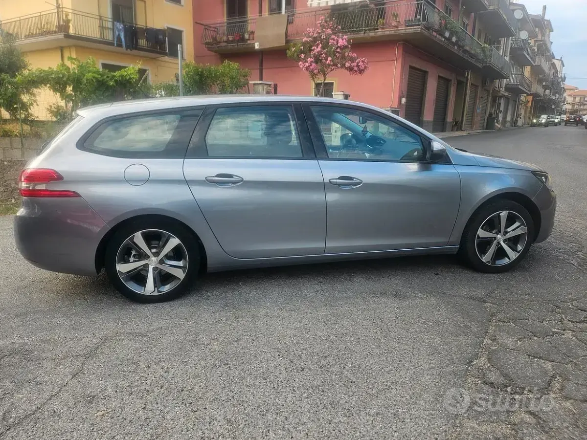 Usata Peugeot 308 Business-Line 120 CV (88 kW) 2015 Grigio Station wagon