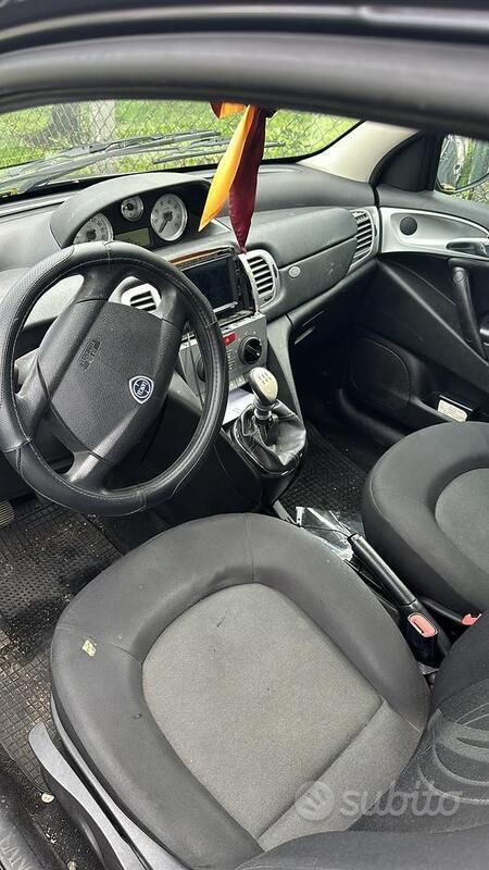 Usata 2011 Lancia Ypsilon Due volumi | 2500 € (Super prezzo) - Immagine 1/4