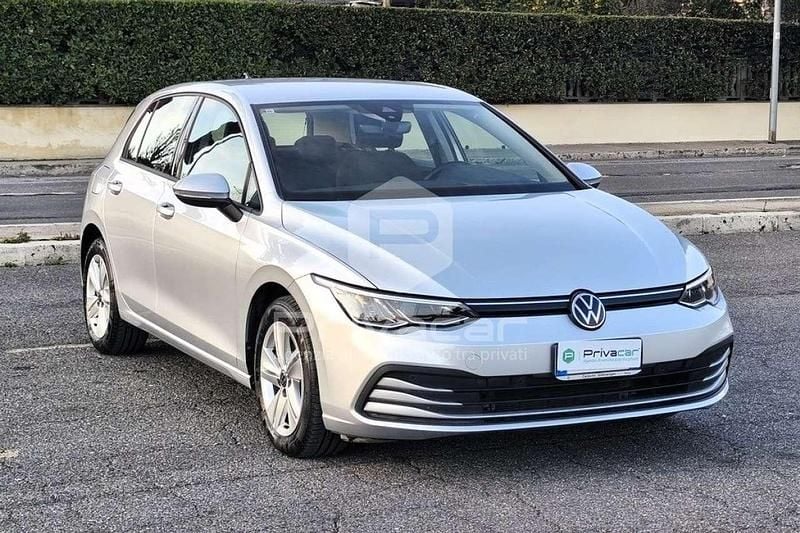 Usata VW Golf VIII Life 116 CV (85 kW) 2024 Grigio Utilitaria