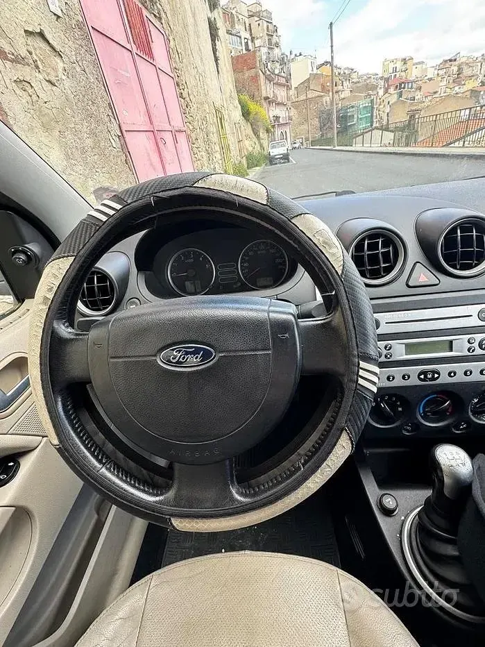 Usata Ford Fiesta 68 CV (50 kW) 2005 Verde Utilitaria