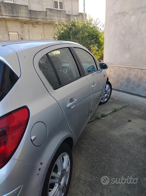 Usata Opel Corsa 90 CV (66 kW) 2008 Grigio Utilitaria