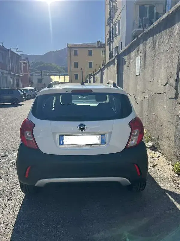 Usata Opel Karl Rocks 73 CV (53 kW) 2018 Bianco Utilitaria