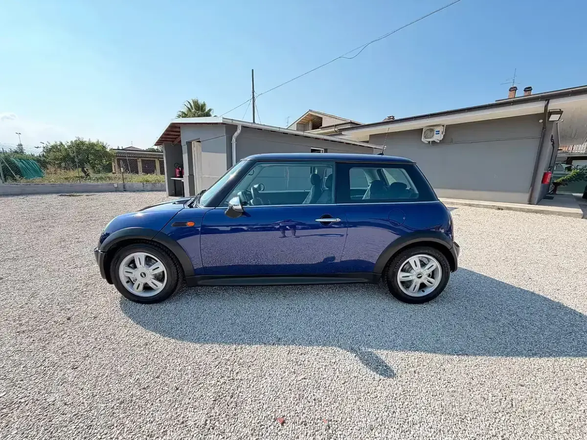Usata Mini One D 75 CV (55 kW) 2004 Blu Utilitaria