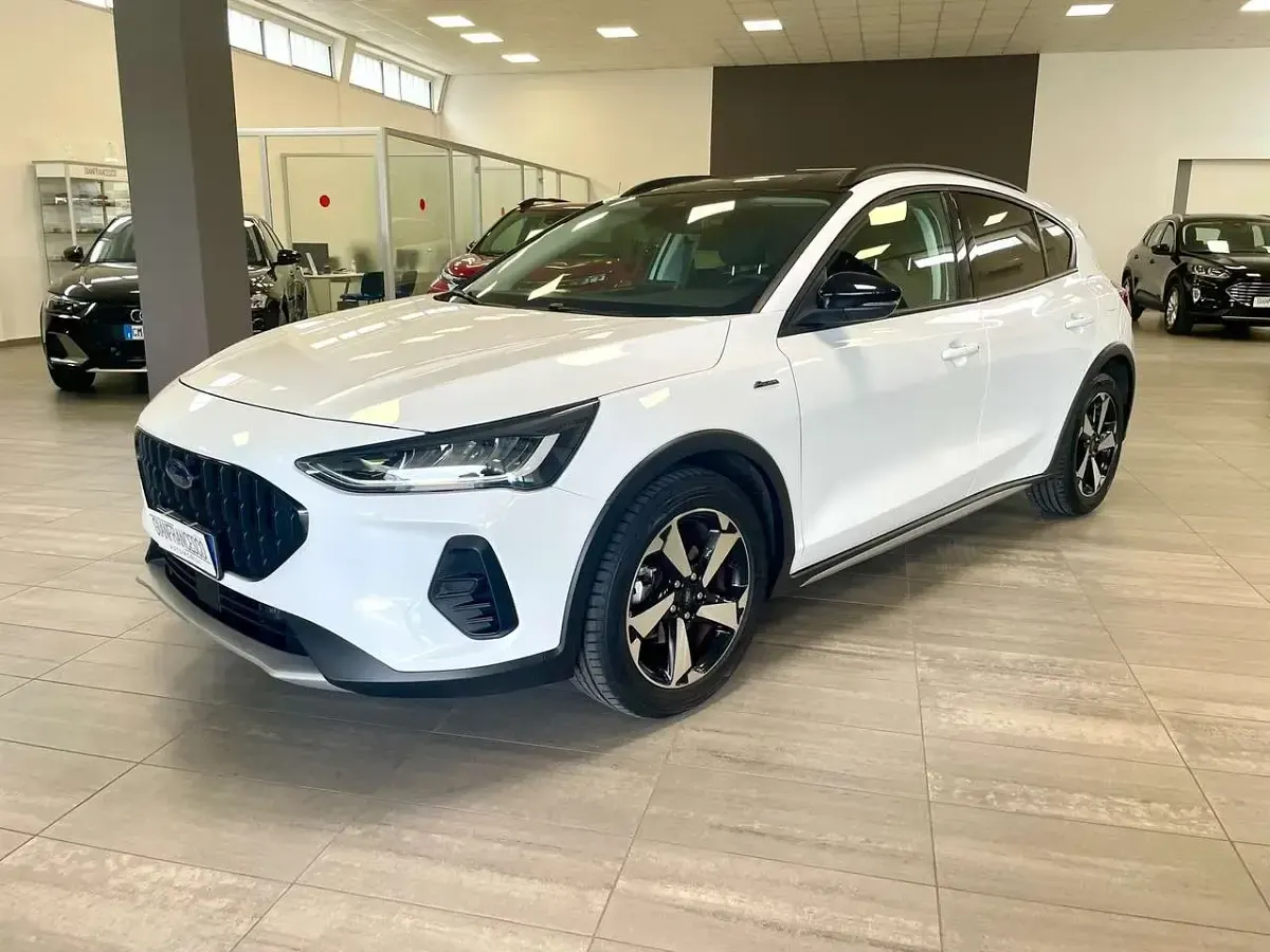 Usata Ford Focus Active 125 CV (91 kW) 2023 Bianco Berlina