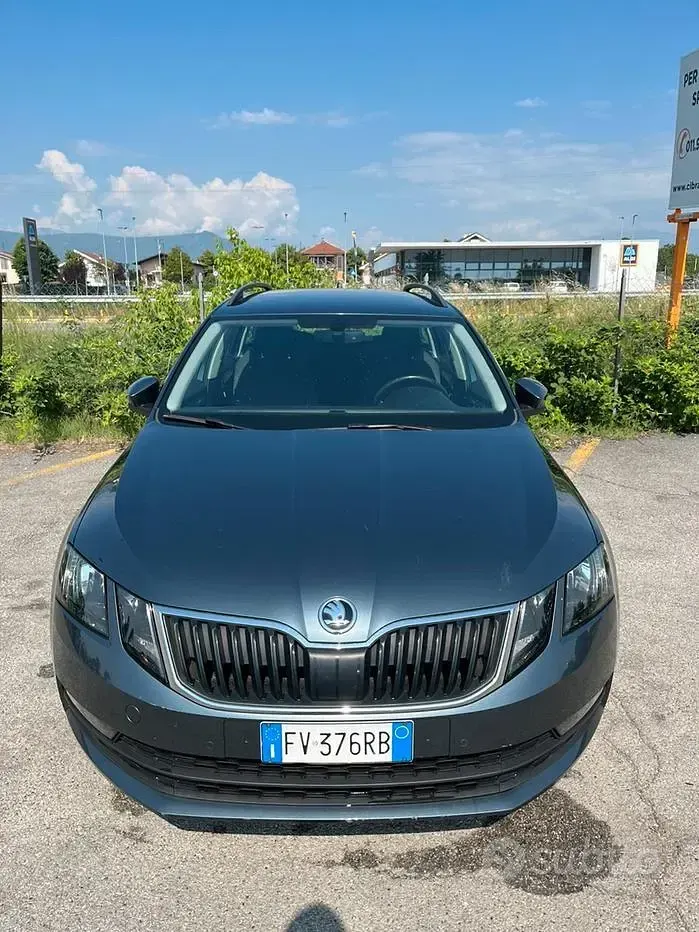 Usata Skoda Octavia 116 CV (85 kW) 2019 Grigio Station wagon