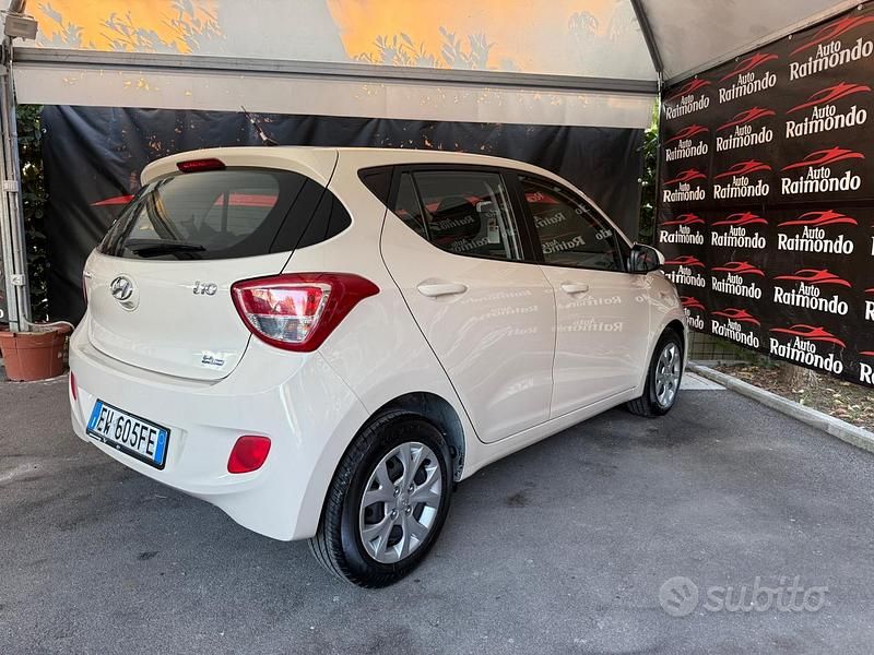Usata Hyundai i10 69 CV (50 kW) 2014 Beige Utilitaria