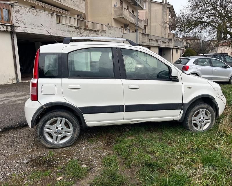 Gebraucht Fiat Panda 4x4 Climbing 75 PS (55 kW) 2011 Weiß Kleinwagen