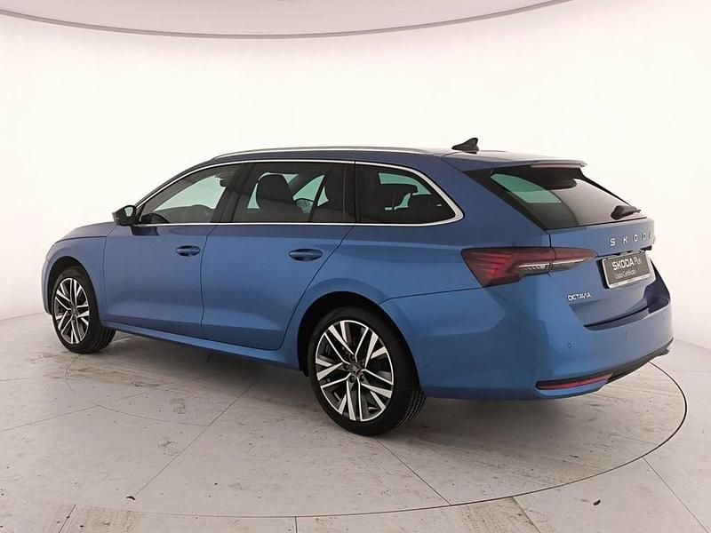 Nuova Skoda Octavia Style 116 CV (85 kW) 2025 Blu race metallizzato Station wagon