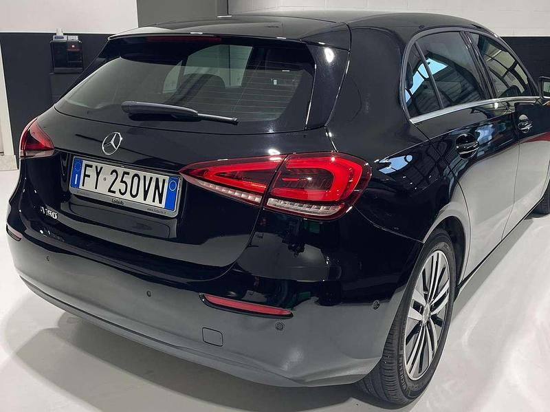 Usata Mercedes A180 Premium 136 CV (100 kW) 2019 Nero Berlina
