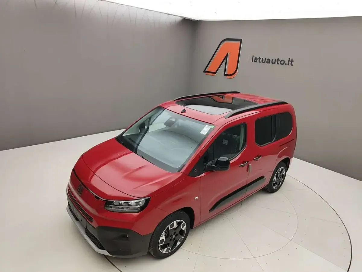 Nuova Fiat Qubo La Prima 131 CV (96 kW) 2026 Grigio