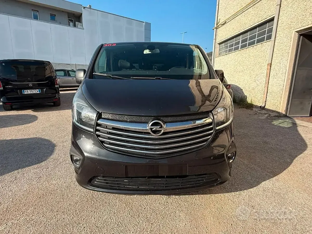 Usata Opel Vivaro 125 CV (91 kW) 2018 Monovolume