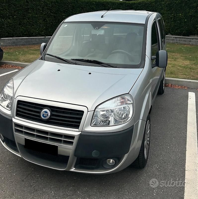 Usata Fiat Doblò 84 CV (61 kW) 2006 Grigio Monovolume