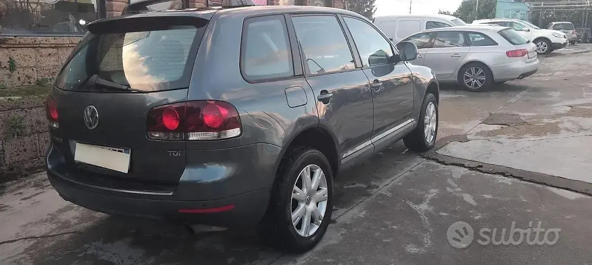 Usata VW Touareg Style 166 CV (122 kW) 2007 Grigio SUV