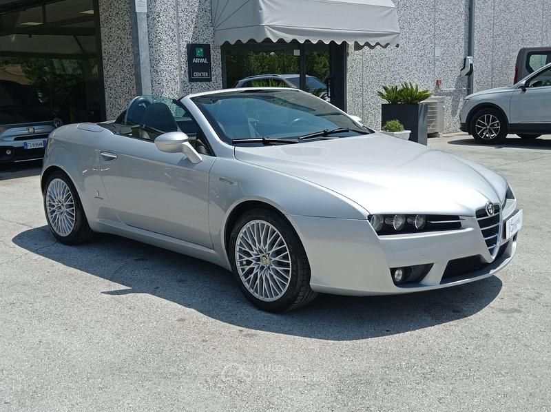 Usata Alfa Romeo Spider 185 CV (136 kW) 2007 Argentoaltro Cabrio